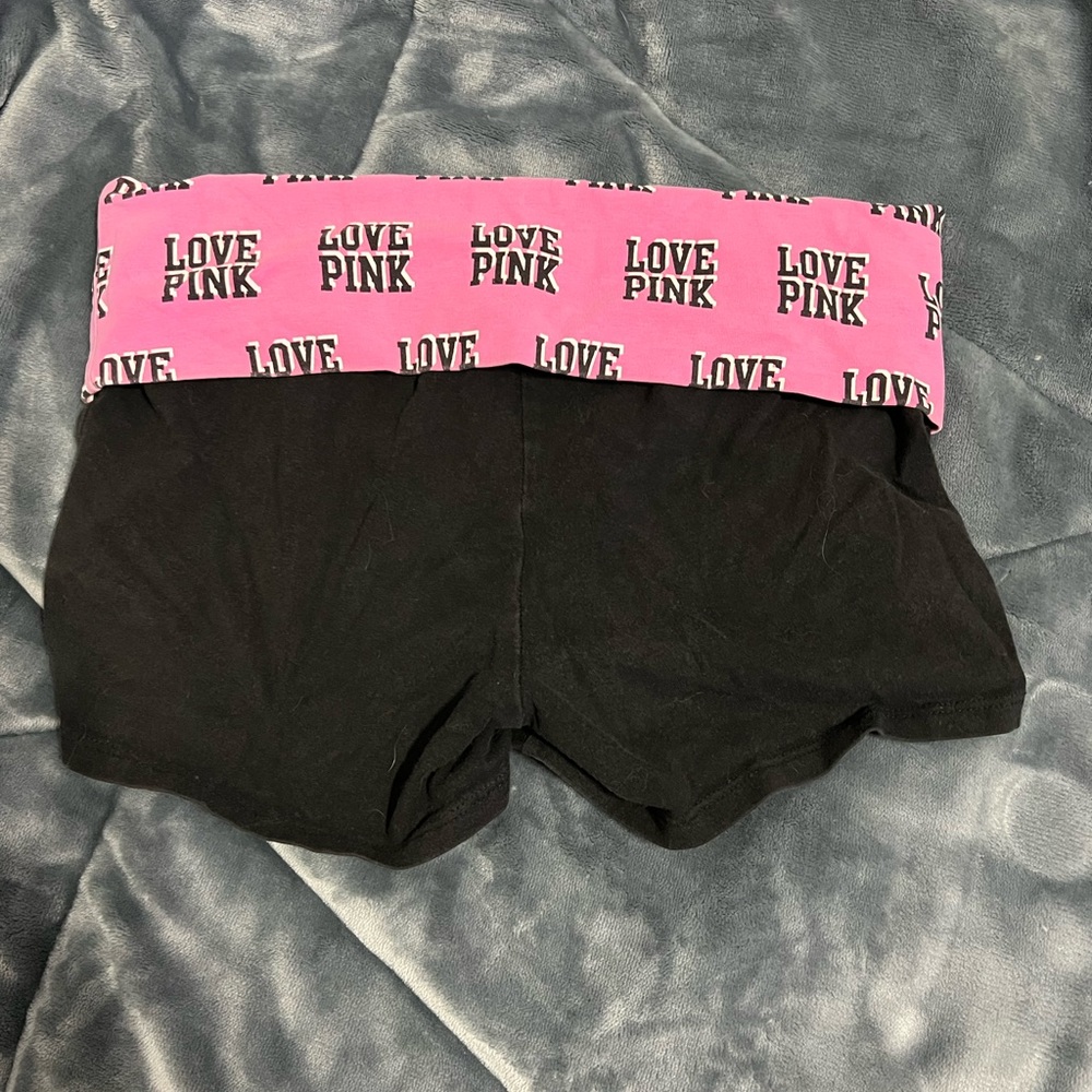 Pink shorts - Picture 3 of 4